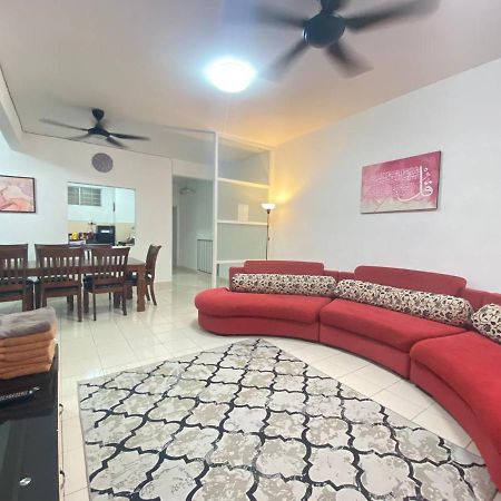 Homestay Juta Mines Seri Kembangan Balakong Serdang Lama Dış mekan fotoğraf