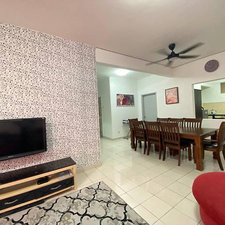 Homestay Juta Mines Seri Kembangan Balakong Serdang Lama Dış mekan fotoğraf