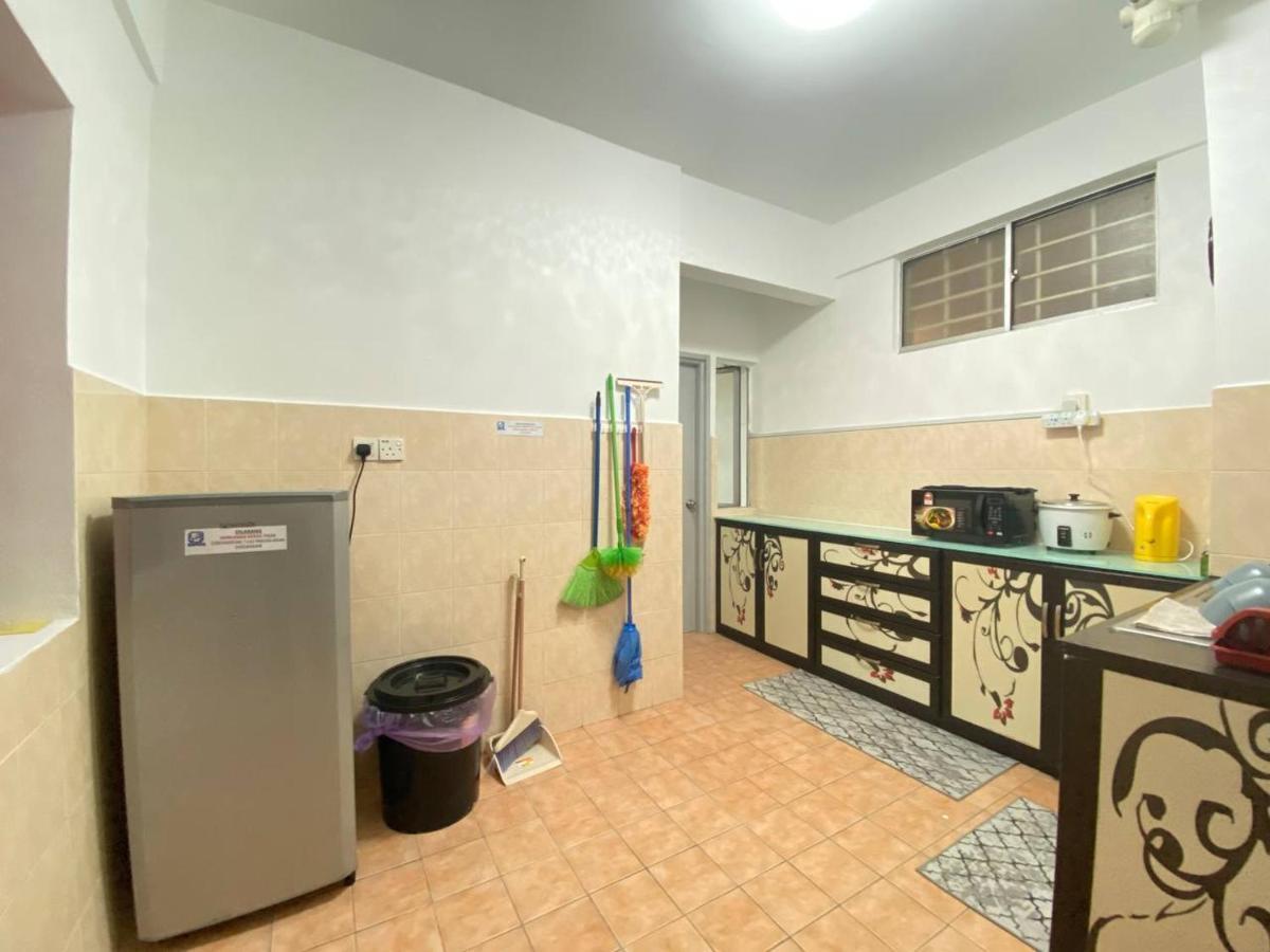 Homestay Juta Mines Seri Kembangan Balakong Serdang Lama Dış mekan fotoğraf