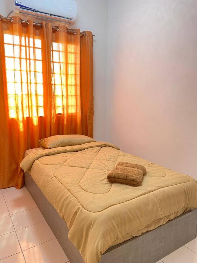 Homestay Juta Mines Seri Kembangan Balakong Serdang Lama Dış mekan fotoğraf