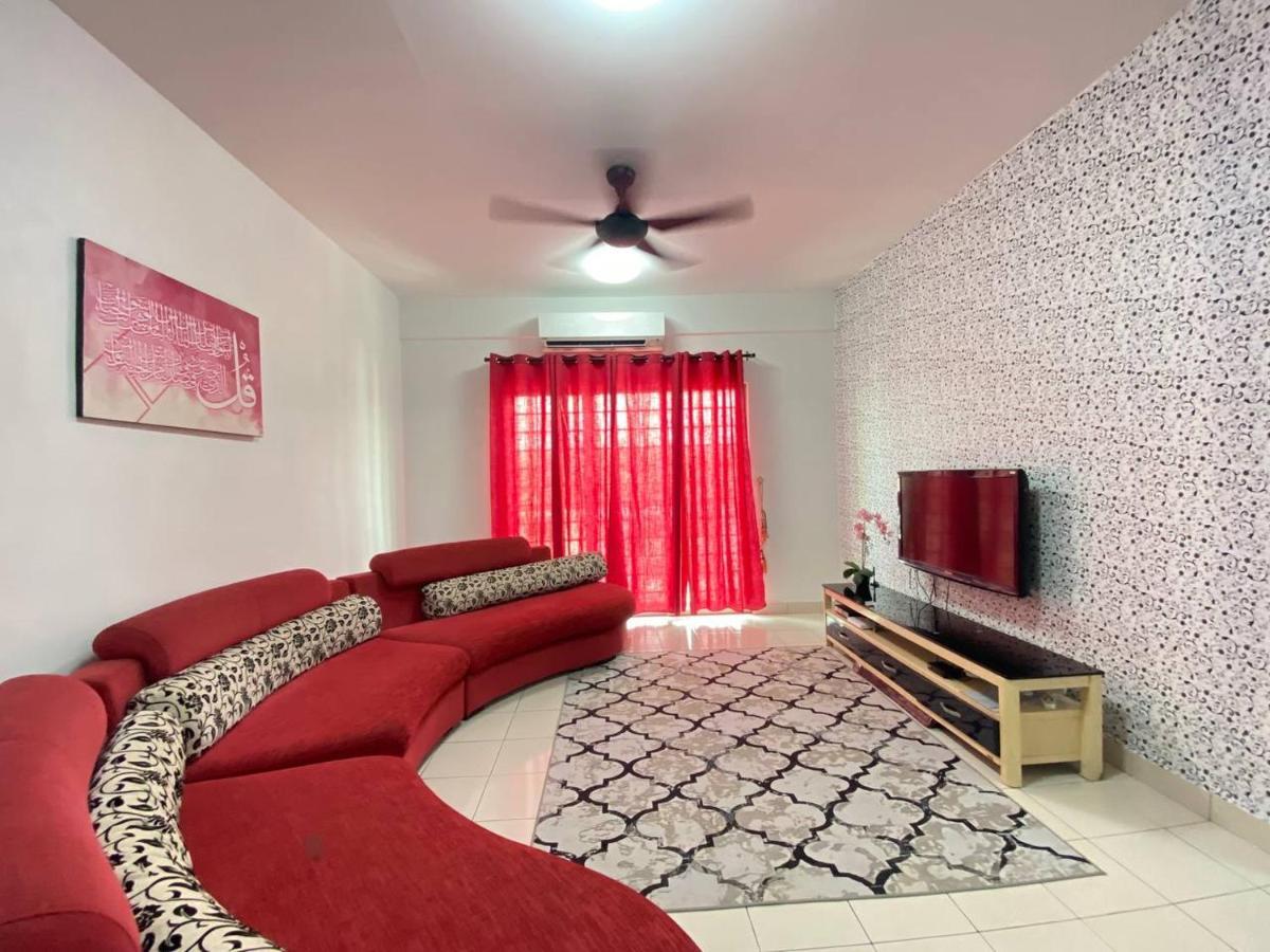 Homestay Juta Mines Seri Kembangan Balakong Serdang Lama Dış mekan fotoğraf